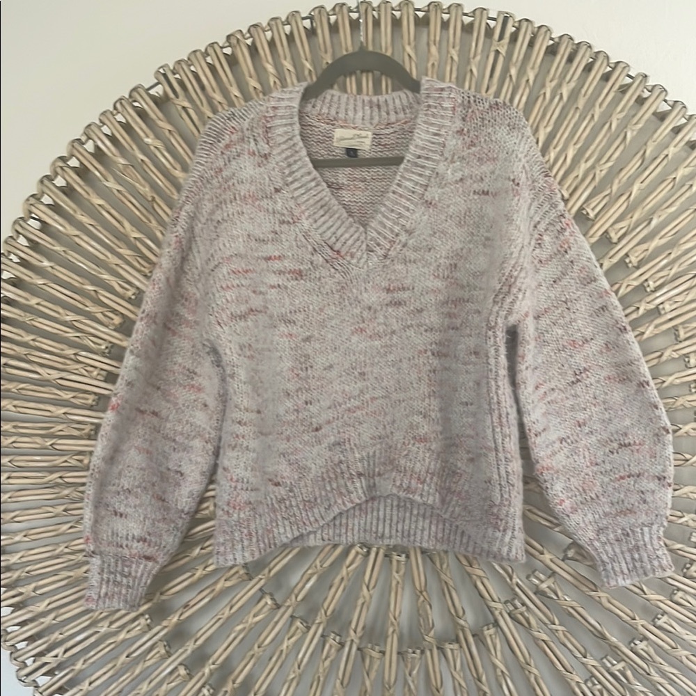 Cozy Knit V-Neck Sweater - Light Gray